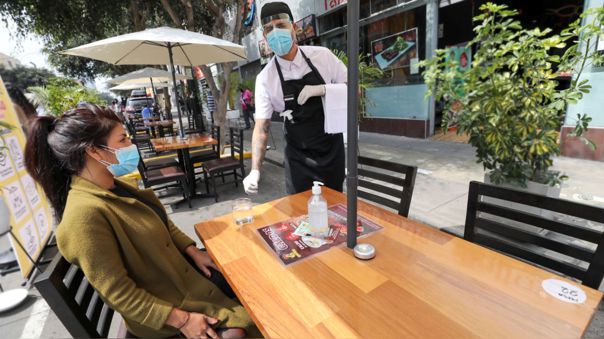 El pleno del Congreso aprobó por 90 votos a favor, 14 en contra y 9 abstenciones la propuesta de ley que plantea la reducción de 18 % a 8 % el pago por Impuesto General a las Ventas (IGV) de manera temporal a las micro y pequeñas empresas (mypes)